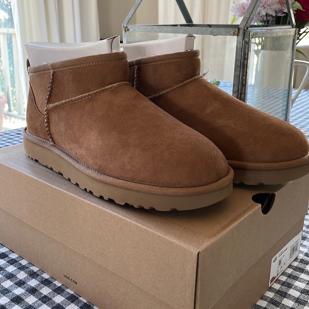 UGG ULTRA LOW MINI Chestnut,  Brand new in box. Size 8
